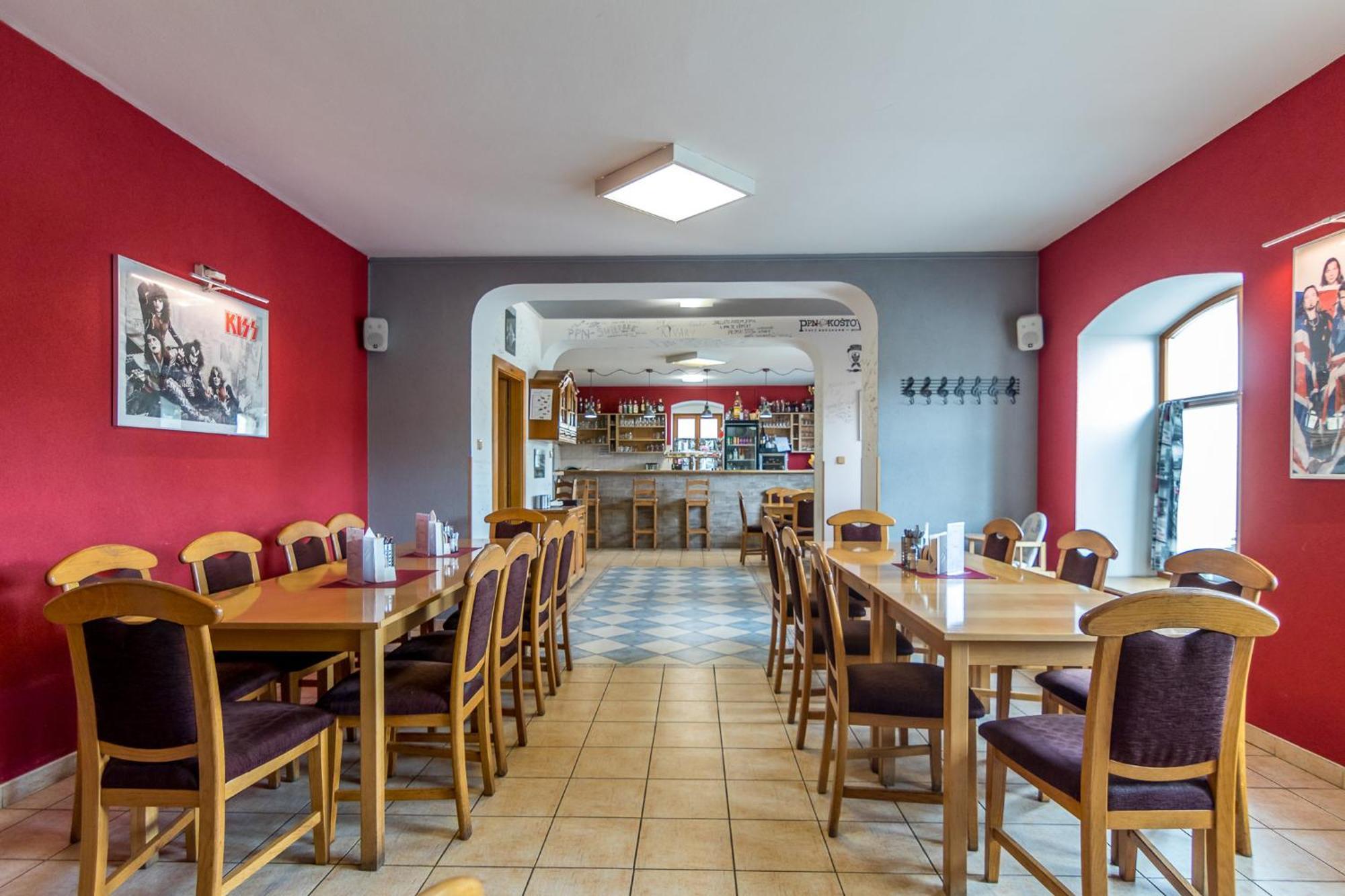 Penzion A Restaurace U Vladare Touzim Ngoại thất bức ảnh
